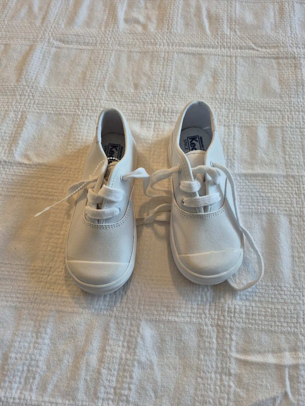 Keds girls white 9M champ cap toe leather upper NWOT